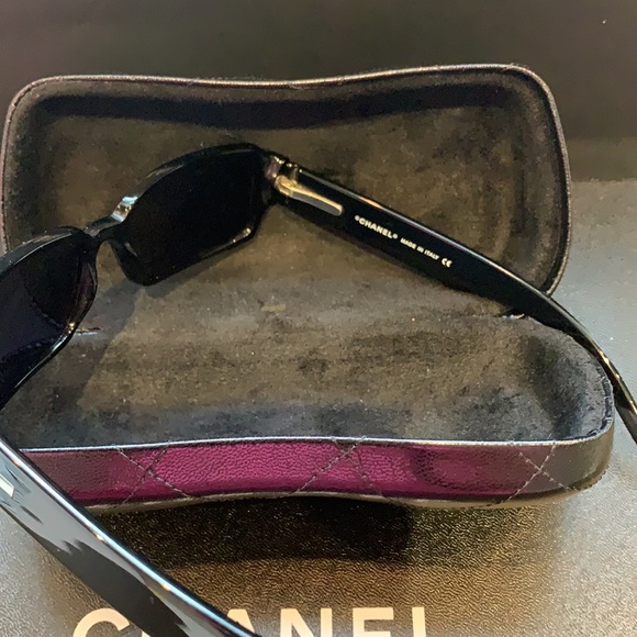 Chanel black vintage sunglasses style 5060 - Picture 6 of 7